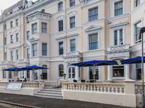 Clifton Hotel
