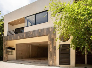 Exclusive 4 Br. Townhouse + Rooftop & Private pool