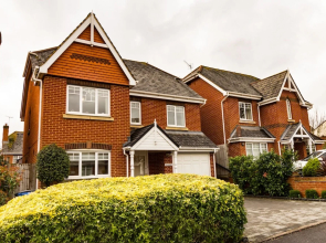 Luxury 5 Bed house in Windsor