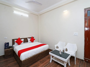 OYO 22719 Amrit Inn