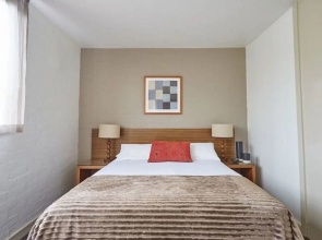 SoYa on Davis Apartment Hotel