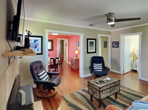 CB Sunshine Cottage by Carolina Retreats