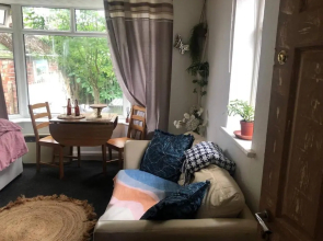 Private Studio Flat Great Location in Manchester