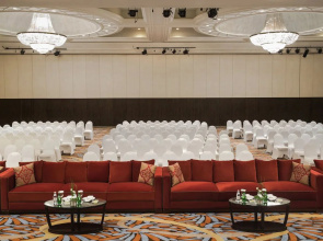 Mövenpick Grand Al Bustan Dubai