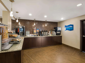 Clarion Pointe Downtown