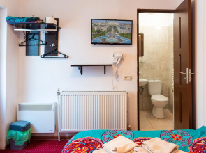Center Walking Apartment and Room