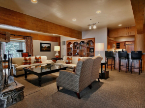 Two Bedroom Townhouse with Hot Tub 2 Townhouse by RedAwning