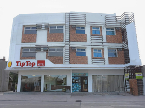 Tiptop Tower Suite Inn