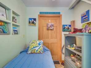 Cozy Boothbay Studio w/ Patio ~ 5 Mi to Harbor!