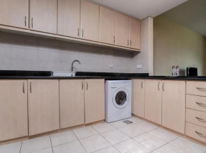 Parkside Suites Hotel Apartment