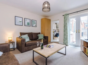 Modern Apartment Perfect for Business Sleeps 4
