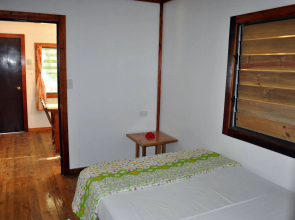 Ratu Kini Backpackers & Dive Resort