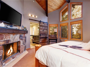 Abode at Ontario Lodge