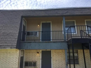 2 Bedroom Apartment for you! Next to Fort Sill