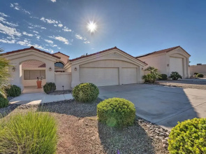 Pool & Game Room: Pet-friendly Lake Havasu Gem