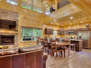 New 5K Suites Hot Tub Game Room Near Gsmnp