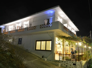 Niriides Luxury Studios