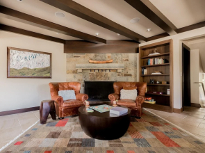 Bronson by AvantStay | Sleeps 17! On the Slopes! Squaw Valley w/Hot Tub&Fire Pit