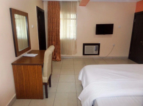 Siman Suites