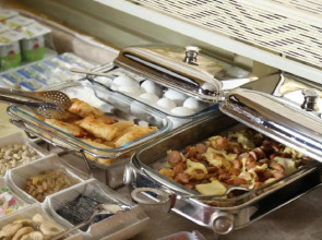 Отель Clover Hotel Baku