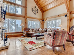 New Listing! Secluded Peak 7 W/ Hot Tub 5 Bedroom Home