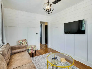 Cozy Starkville Apartment: Walk to Main Street!