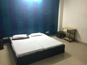 Gazal Deluxe Guest House