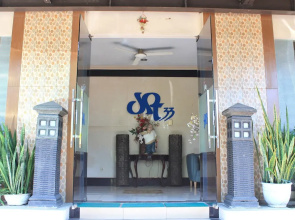 RedDoorz @ Darmo Permai