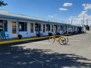 Maverick Motel and Glamp Ground
