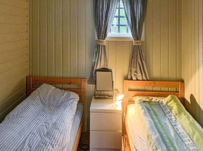 6 Person Holiday Home in Ostereidet