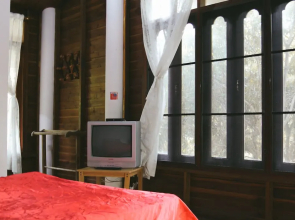 Baan LoyLom SuanAmphawa