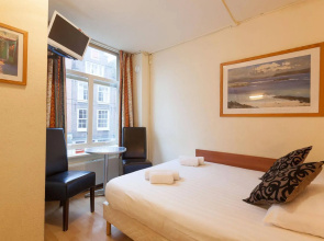 Townhouse Hotel