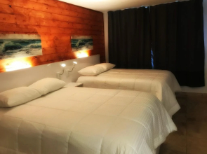 Dolphin Motel
