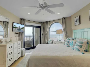211 Seascape by Avantstay Oceanfront View + Pool