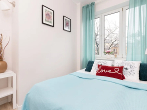 Sky Blue Apartment Waszyngton by Renters