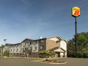 Super 8 by Wyndham Taylor/Detroit Area