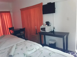 Kwazi Guest House