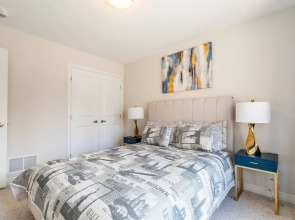 Lakeshore 3BR 2 5BA Townhome 1 min to the Beach