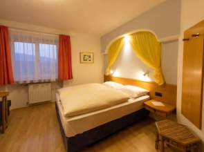 Haus Aron