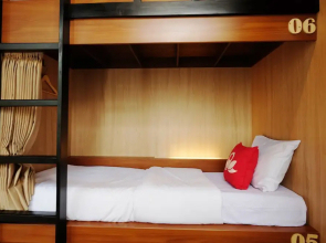 ZEN Hostel Alun-Alun Sarinah