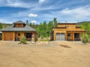 Dog-friendly Cabin in the Heart of Grand Lake!