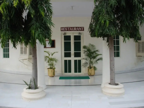 Garden Hotel