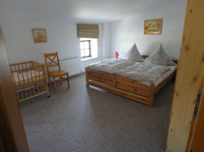Beautiful Farmhouse Flat With Garden