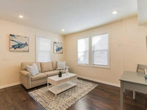 2 Blocks from Beach-Sleeps 16