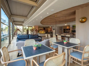 Oli Hotel And Suites
