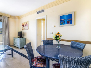 Pet Friendly apartment on the beach 306