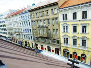 Alice Apartment House