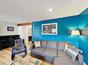 New Listing! Stylish Near Trendy Ballard 3 Bedroom Home