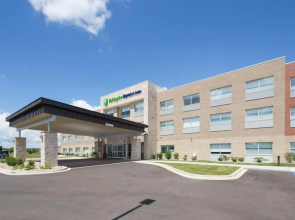 Holiday Inn Express & Suites Monroe by IHG