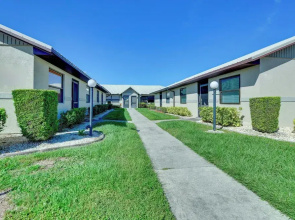 Grill, Lanai & Pool Access: Charming Sebring Villa